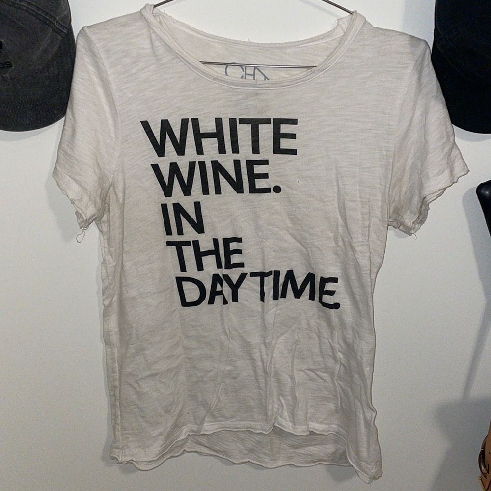 White wine in the day time tee